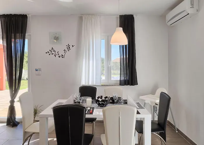 Rebici Vakantiehuis Pula