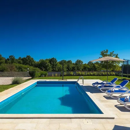 Rebici Дом отдыха *