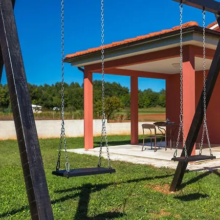 Rebici Дом отдыха Пула